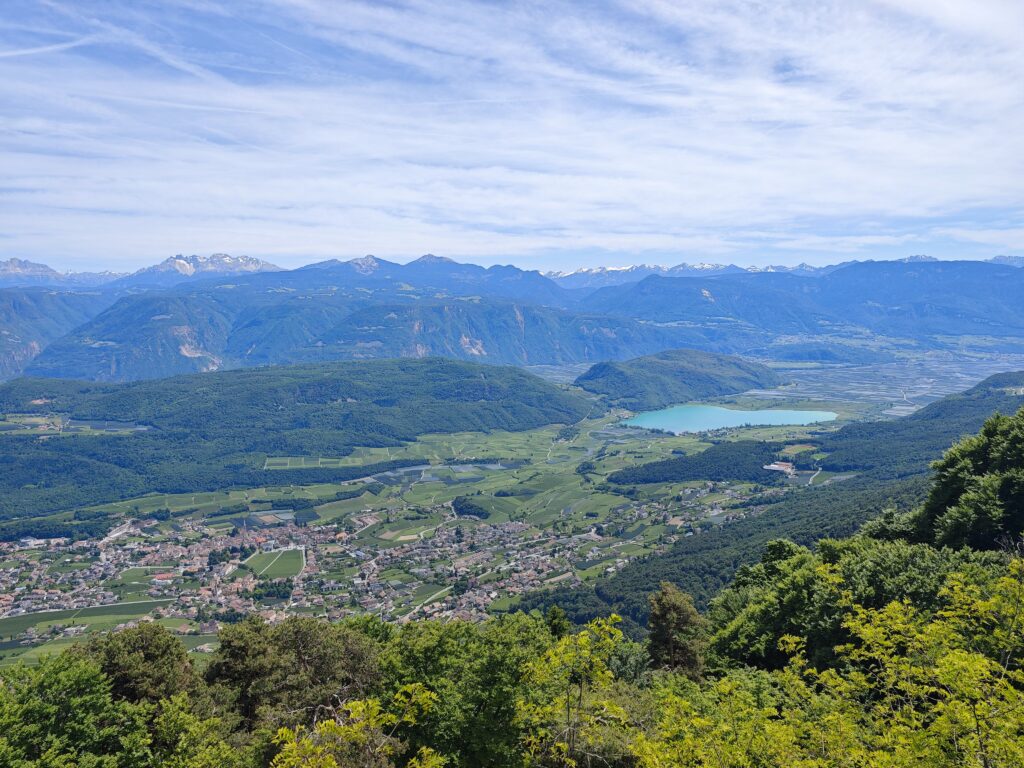 Aussicht vom Mendelpass auf den Kalterer See