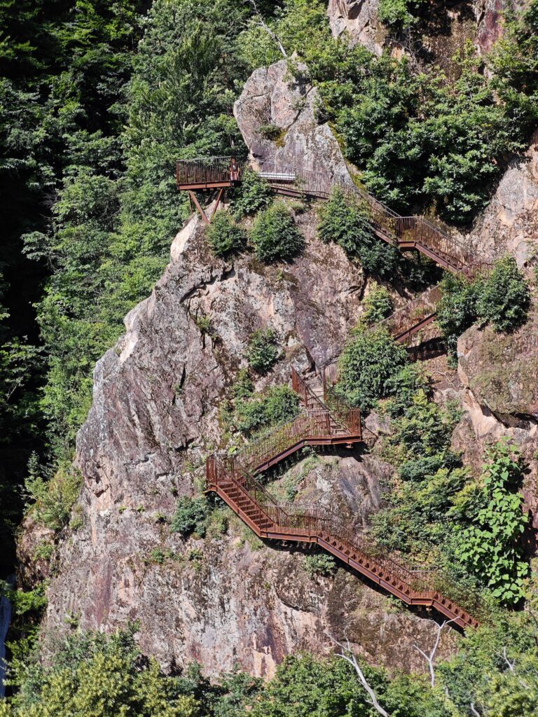 Gola del Rastenbach - con la particolare struttura delle scale direttamente sulla roccia